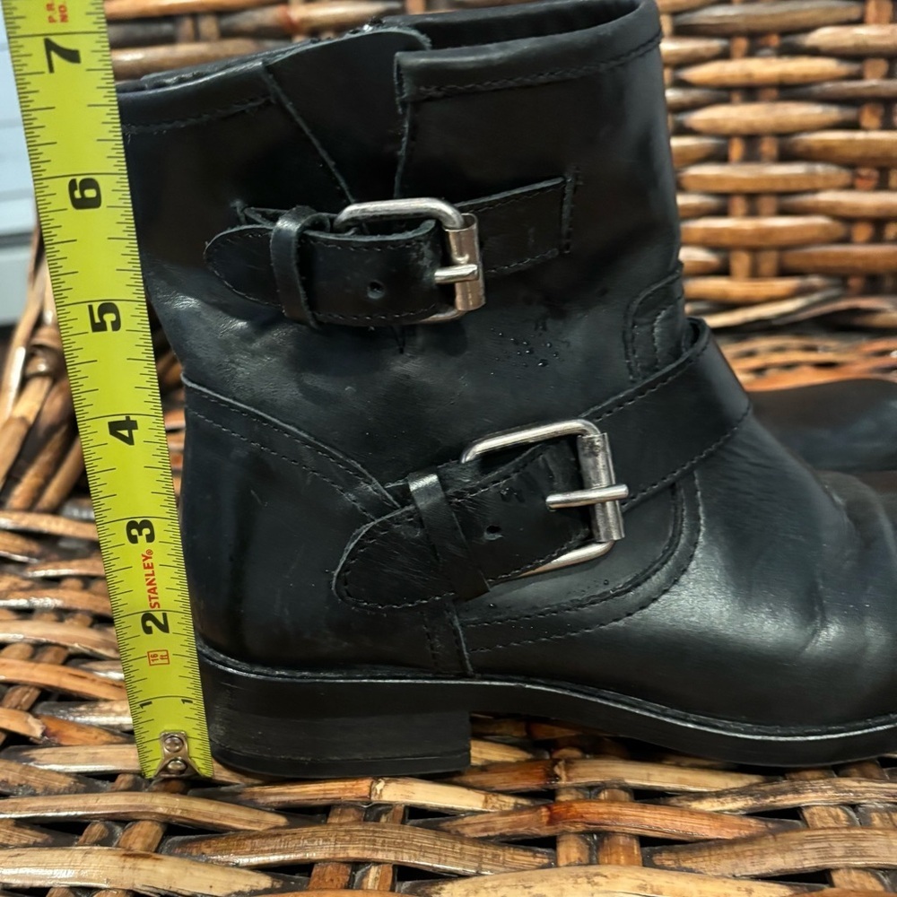 Steve Madden Women's Cain Buckle Booties Black Leather in size 7 - Picture 8 of 15